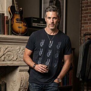 John Varvatos Star USA Embroided Hand Crew Neck T Shirt Tee Top    Mens Size XL